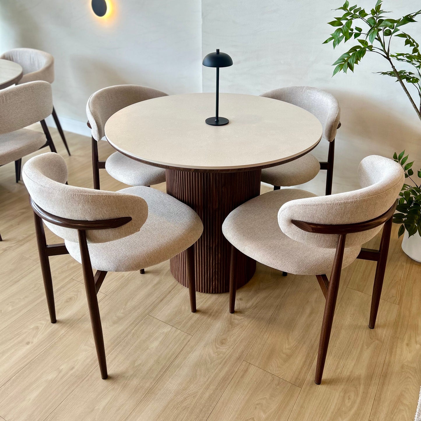 Juego de Comedor - Aura 90cm + 4 Sillas Lina Walnut