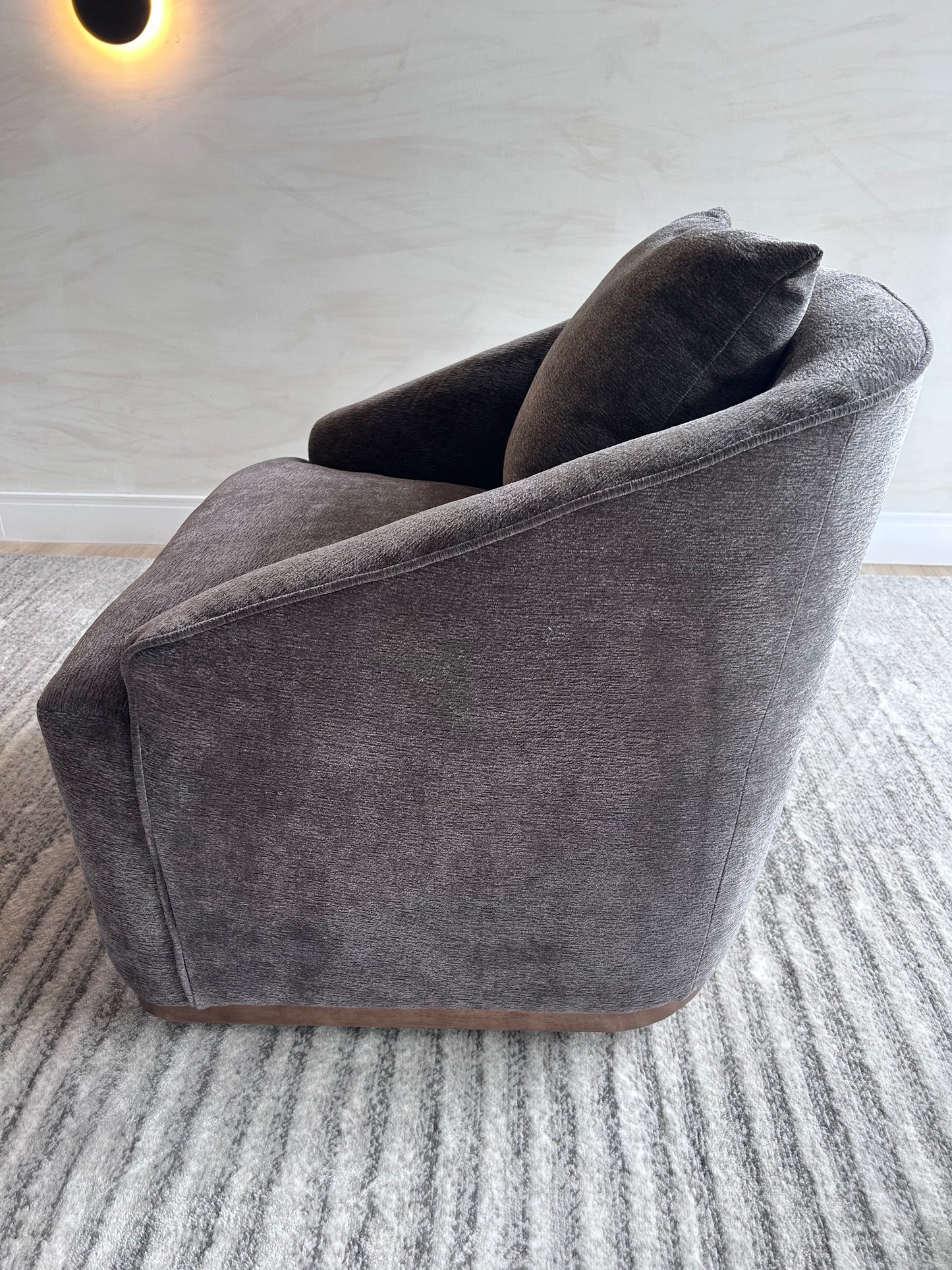 BROOK (Giratoria) - Gris Oscuro