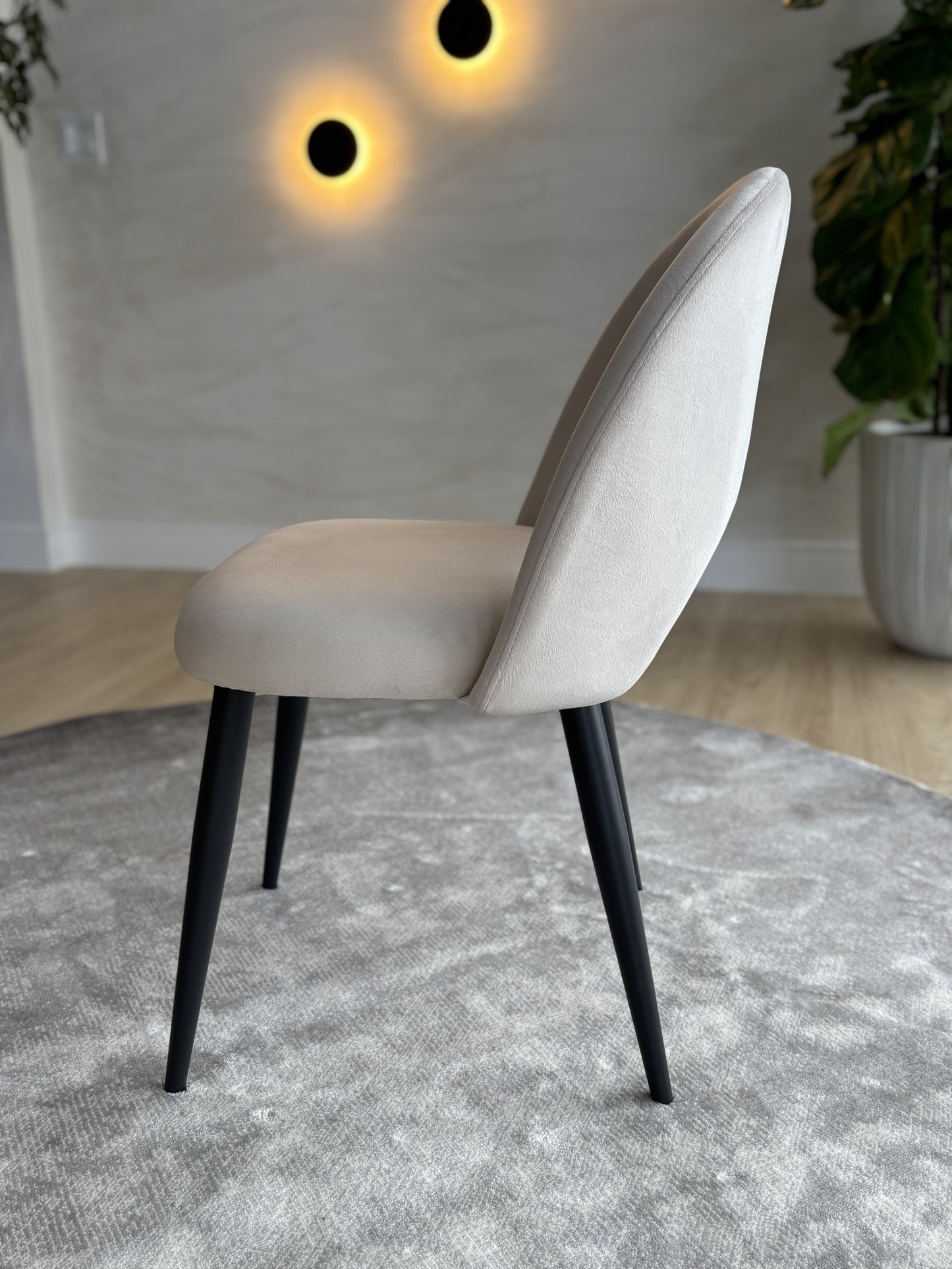 LIA - Tela Crema Velvet - Base Negra