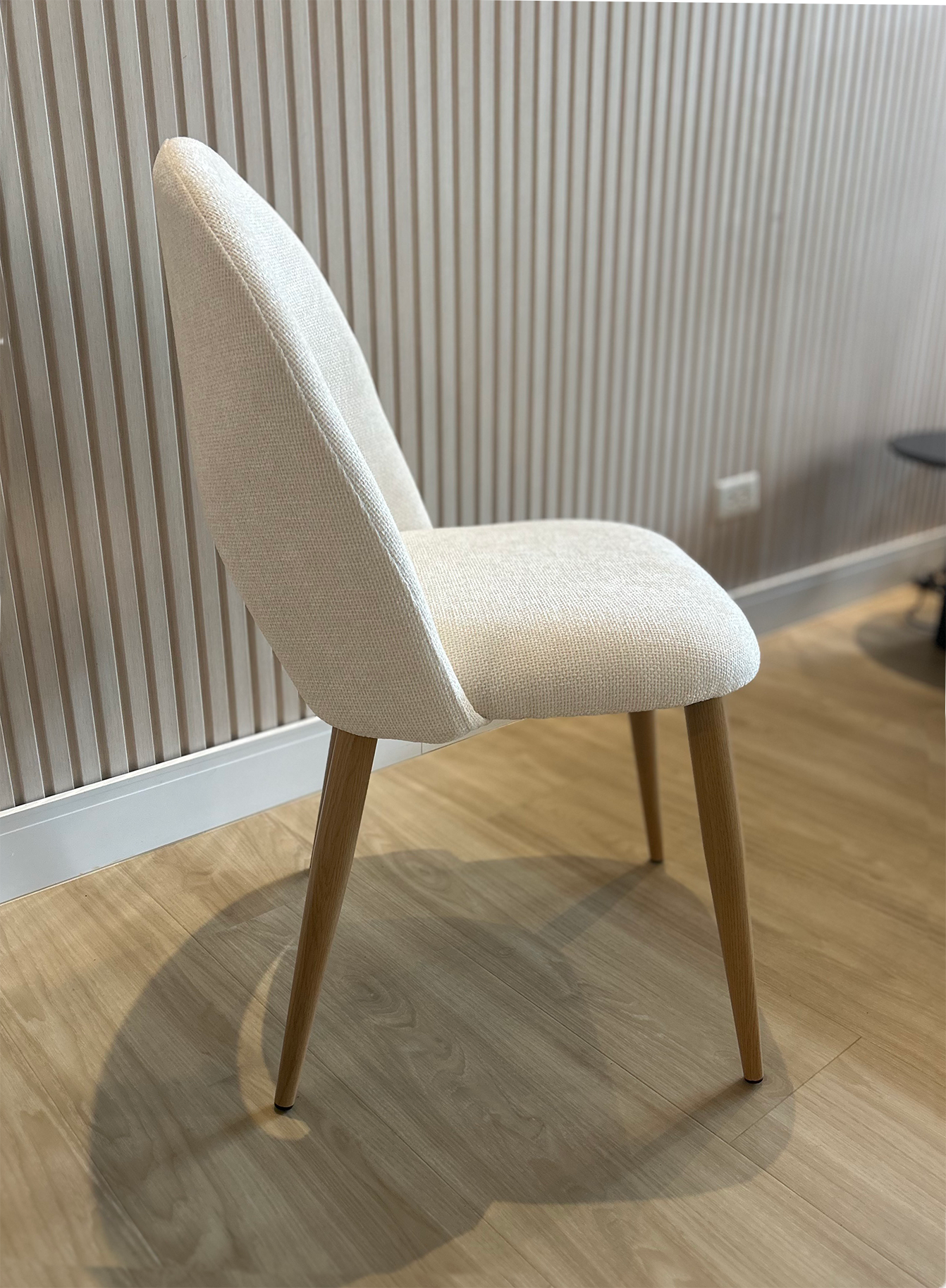MAYA - Crema U885-01 - Base de Metal Oak