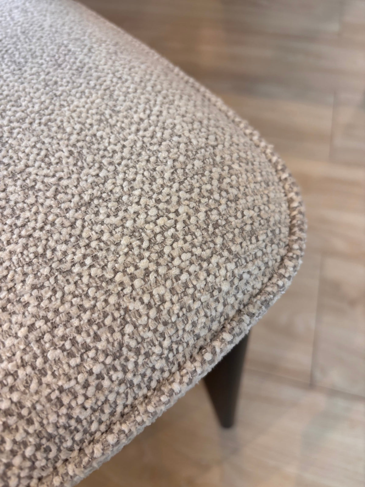 HELIOS - Beige (MIL110) - Base de Metal Negro