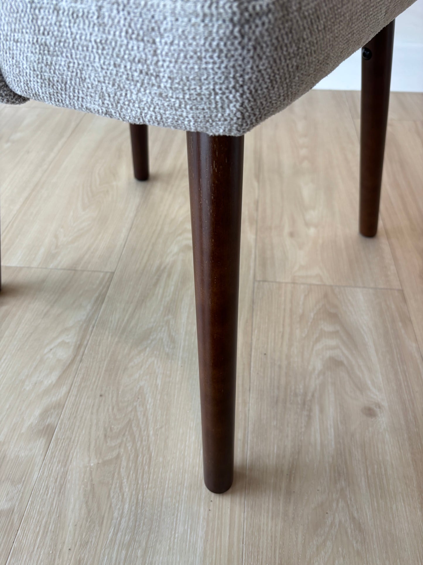 COCO - Beige(BRE31) - Patas de Madera Walnut