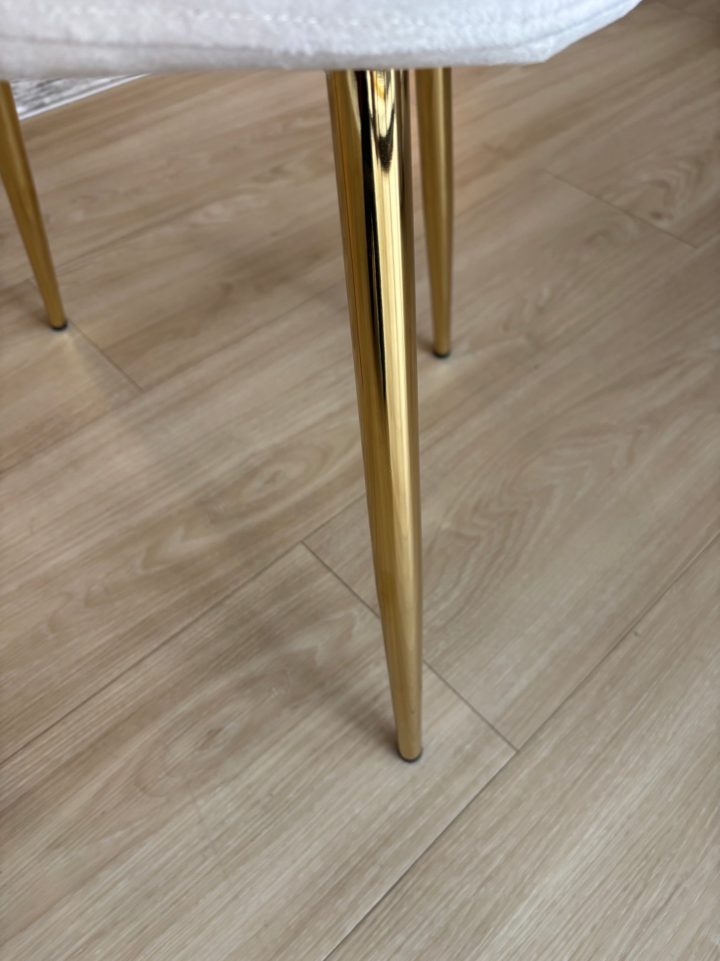 SCANDINAVIA - Tela Crema Velvet - Base Dorada