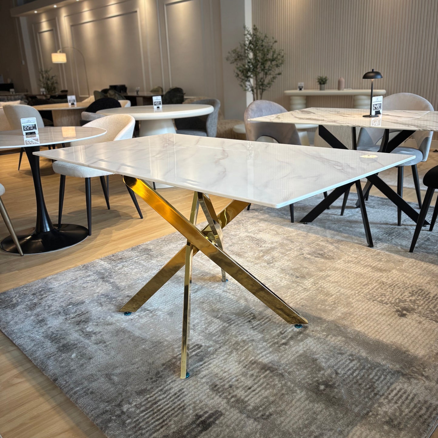 LIRA - Mesa de Comedor - 140cm (Base Dorada)