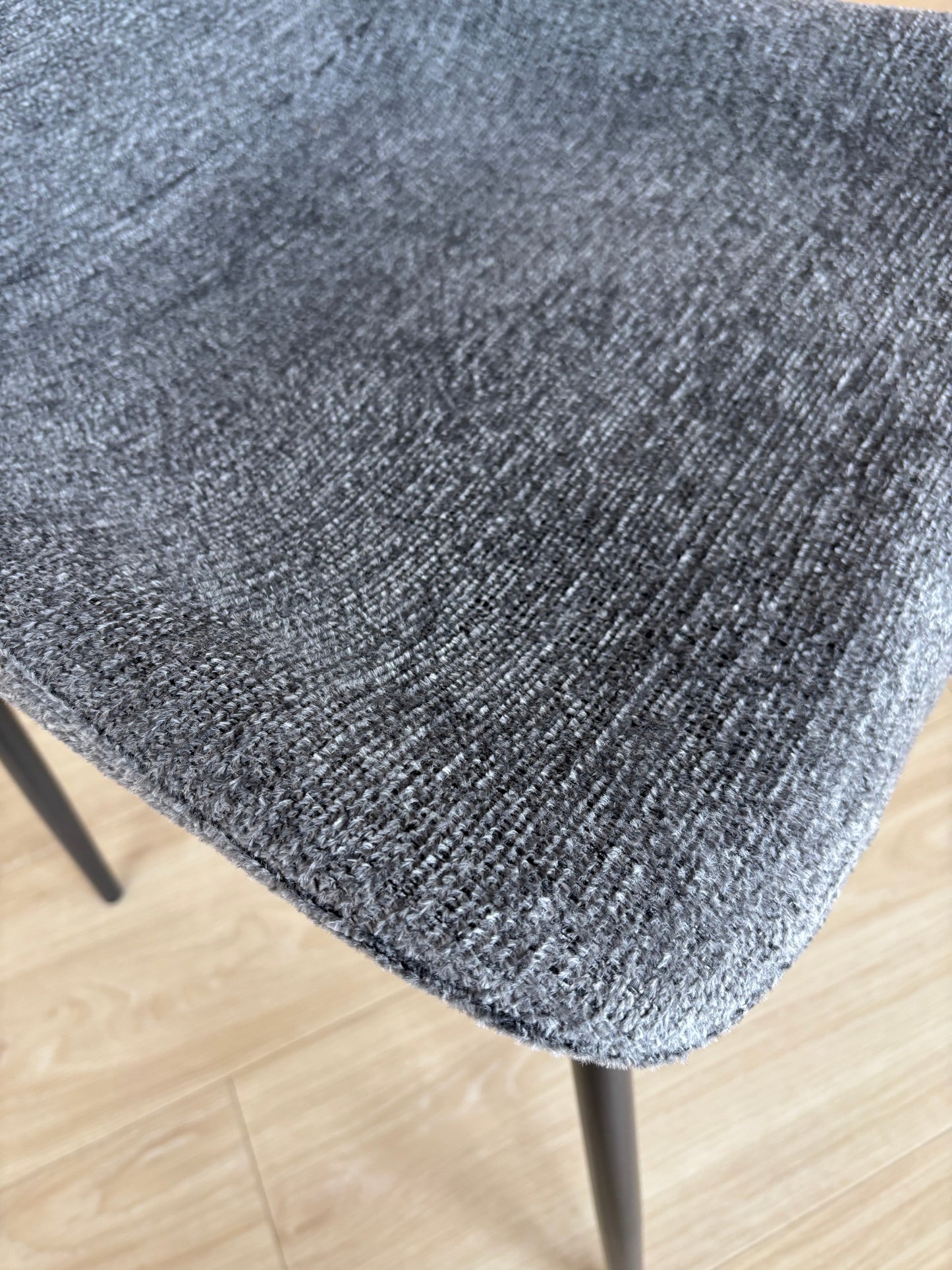 SOHO - Tela Gris Oscuro - Base Titanium Black