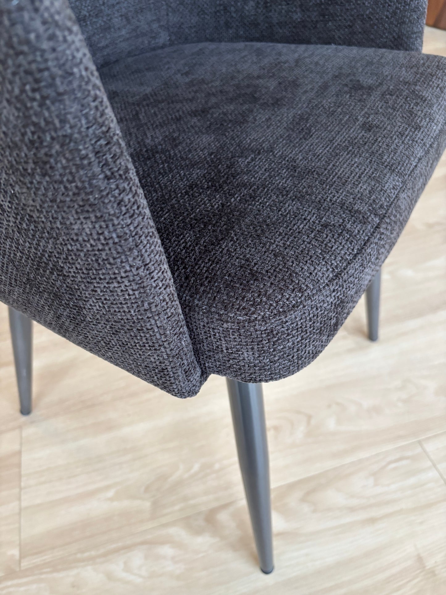 MILA - Tela Negra - Base Titanium Black