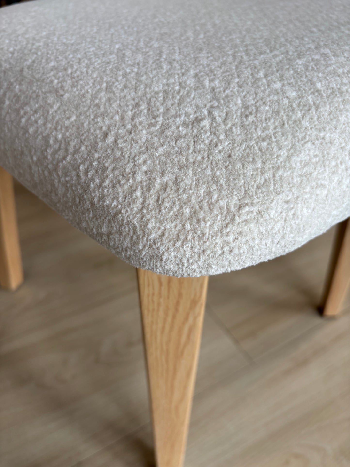 Nora - Tela Crema - Base Color Roble