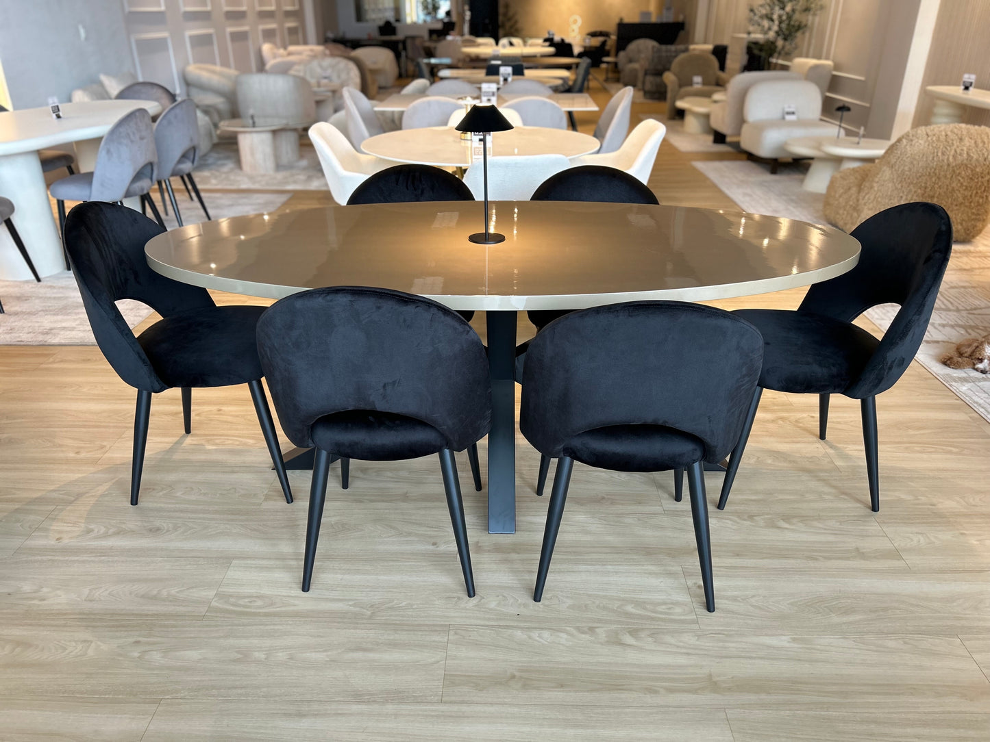 Juego de Comedor - STELLA - 200cm - Champaña + 6 Sillas de Terciopelo Lia Color Negro