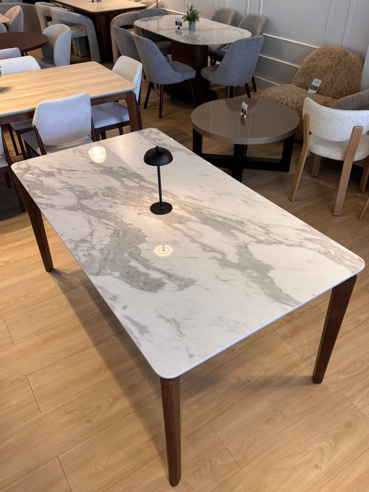 Savannah - Mesa de Comedor - 160cm - Base de Madera Oscura