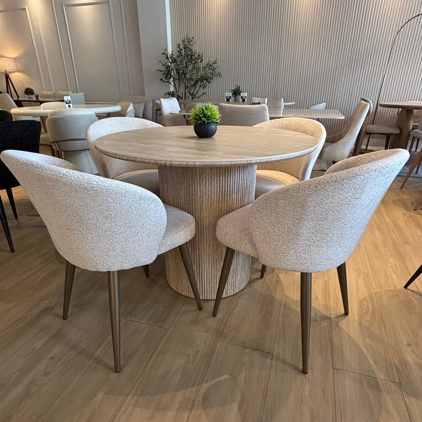 Juego de Comedor - Achilles + 4 Sillas Ava Beige