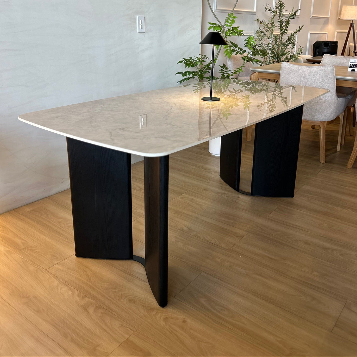 Aisha - Mesa de Comedor - 180cm - Base Negra