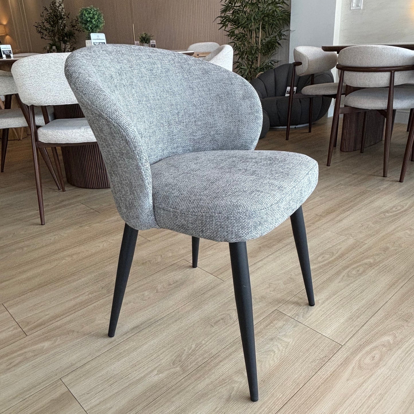 AVA - Tela Gris - Base Matte Black