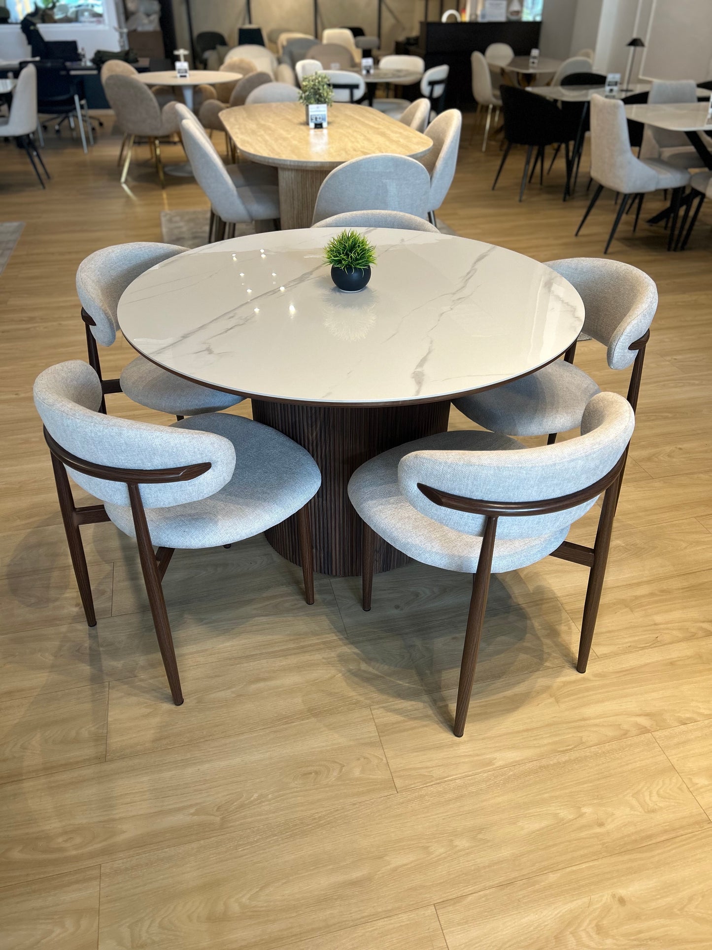 Juego de Comedor - Cava + 5 Sillas Lina Walnut