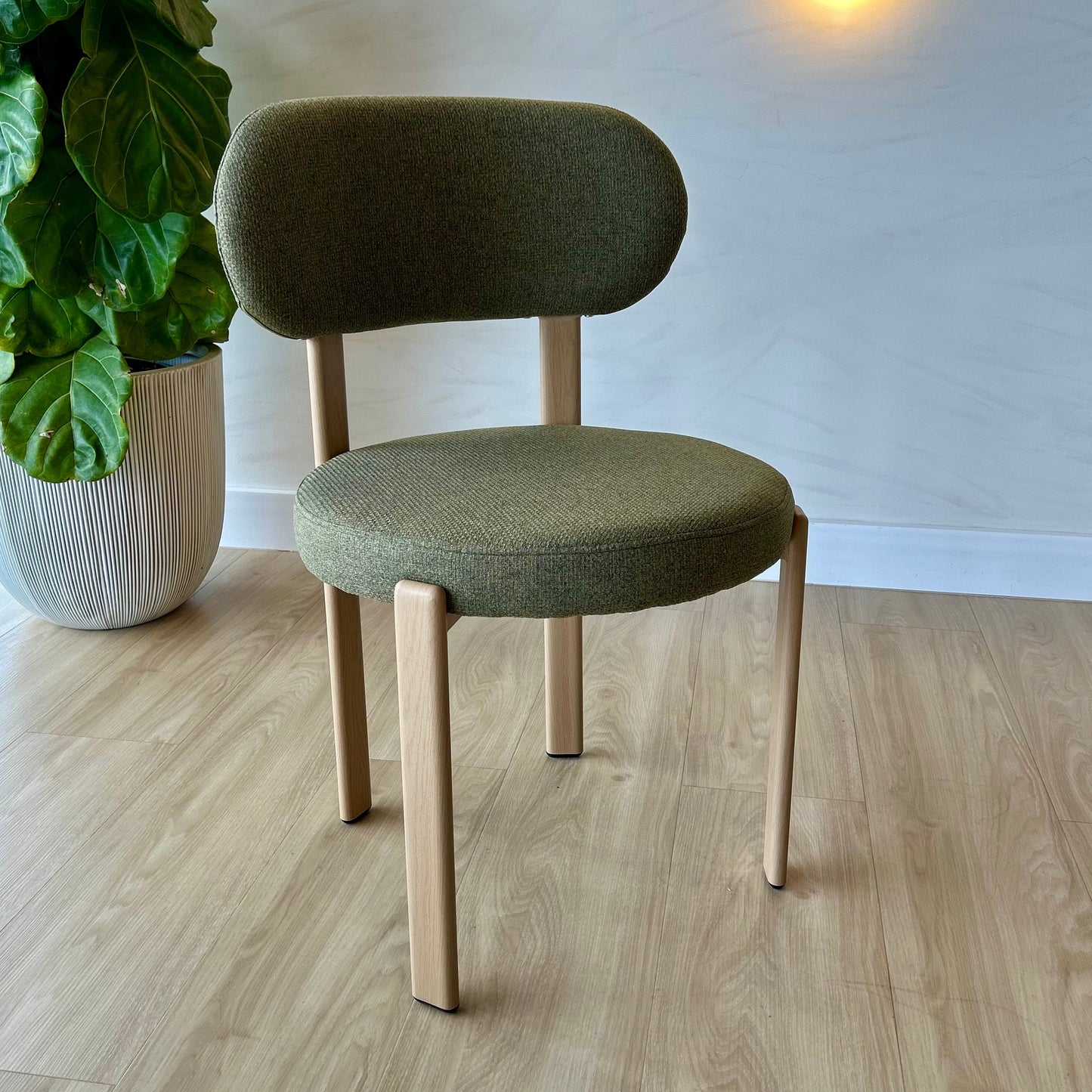 EDEN - Verde (BAR38) - Base de Metal Color Oak