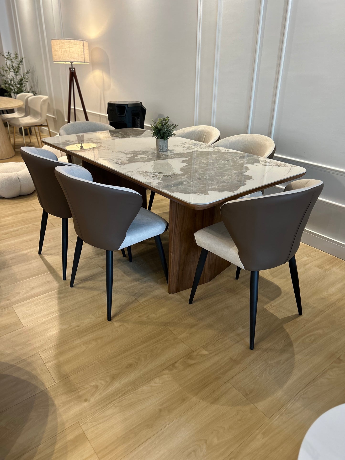 Juegos de Comedor - Enzo + 6 Sillas de Comedor Isabella