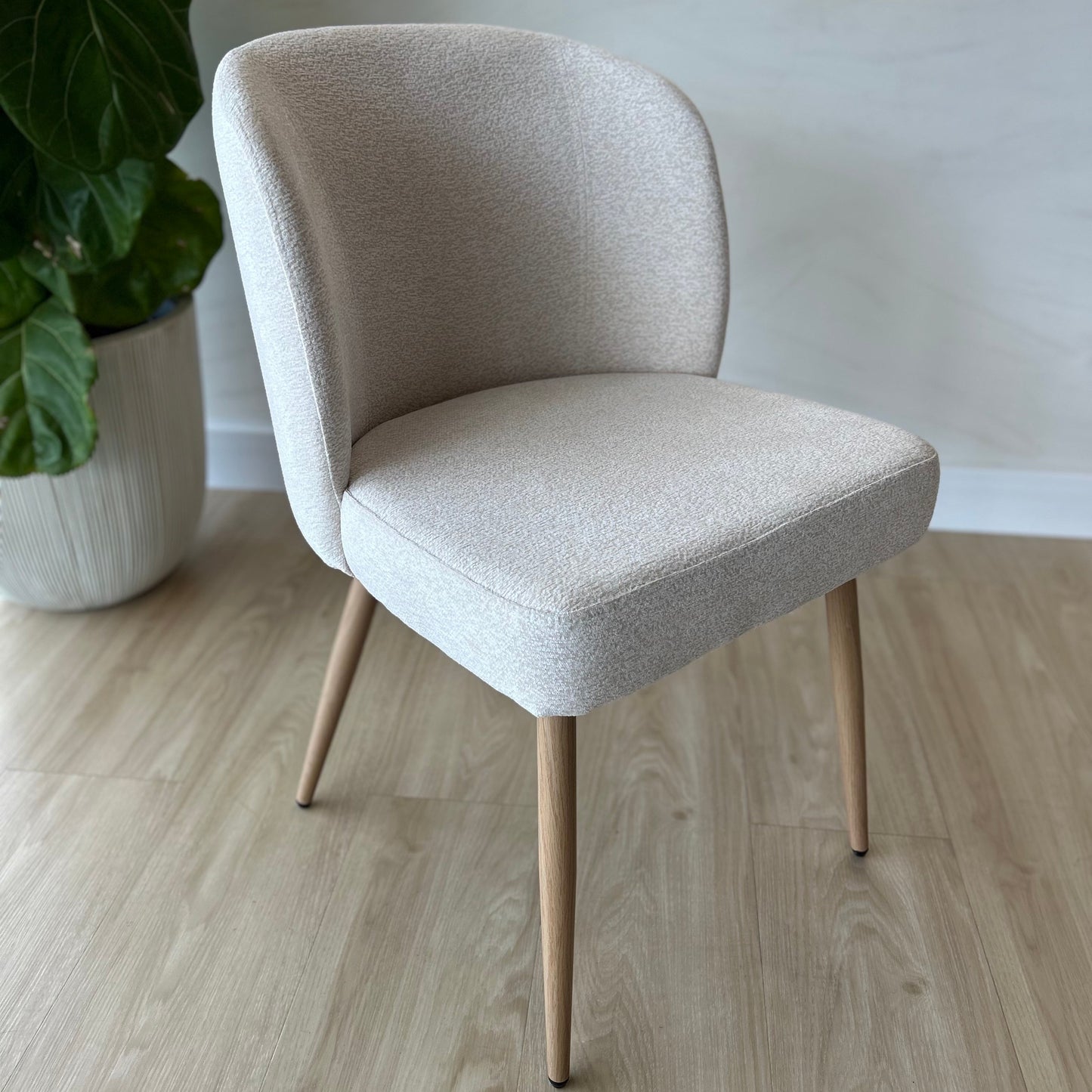 GIULIA - Crema (MIS04) - Base de Metal Color Oak