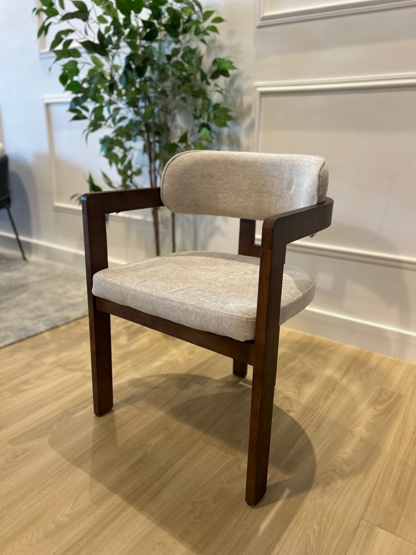 Jade - Tela Beige - Base de Madera