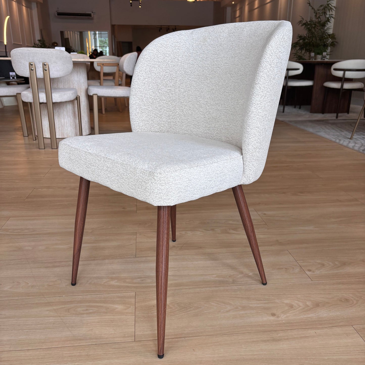 GIULIA - Tela Beige - Base Color Walnut