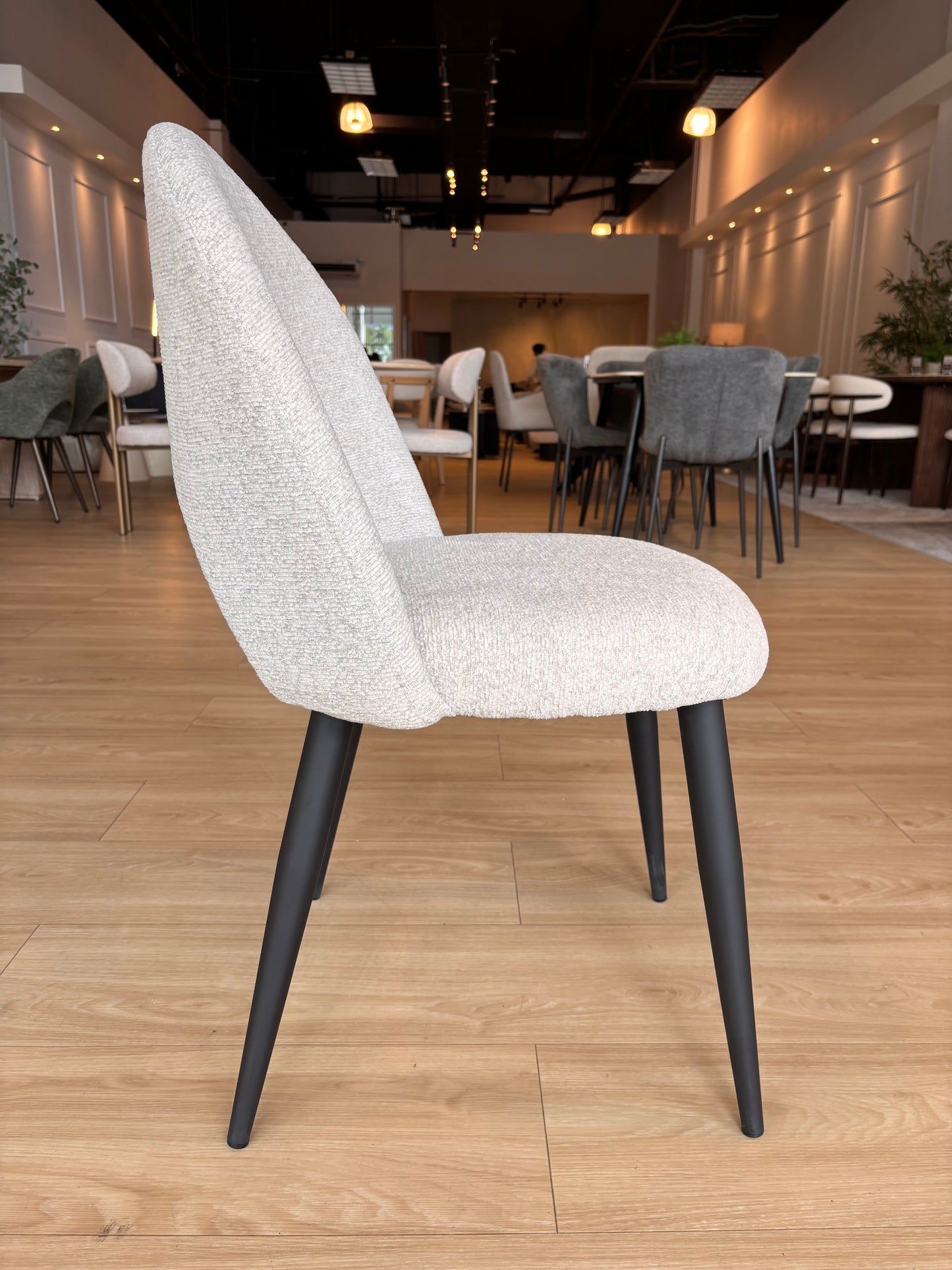 MAYA - Tela Gris - Base Negro Matte