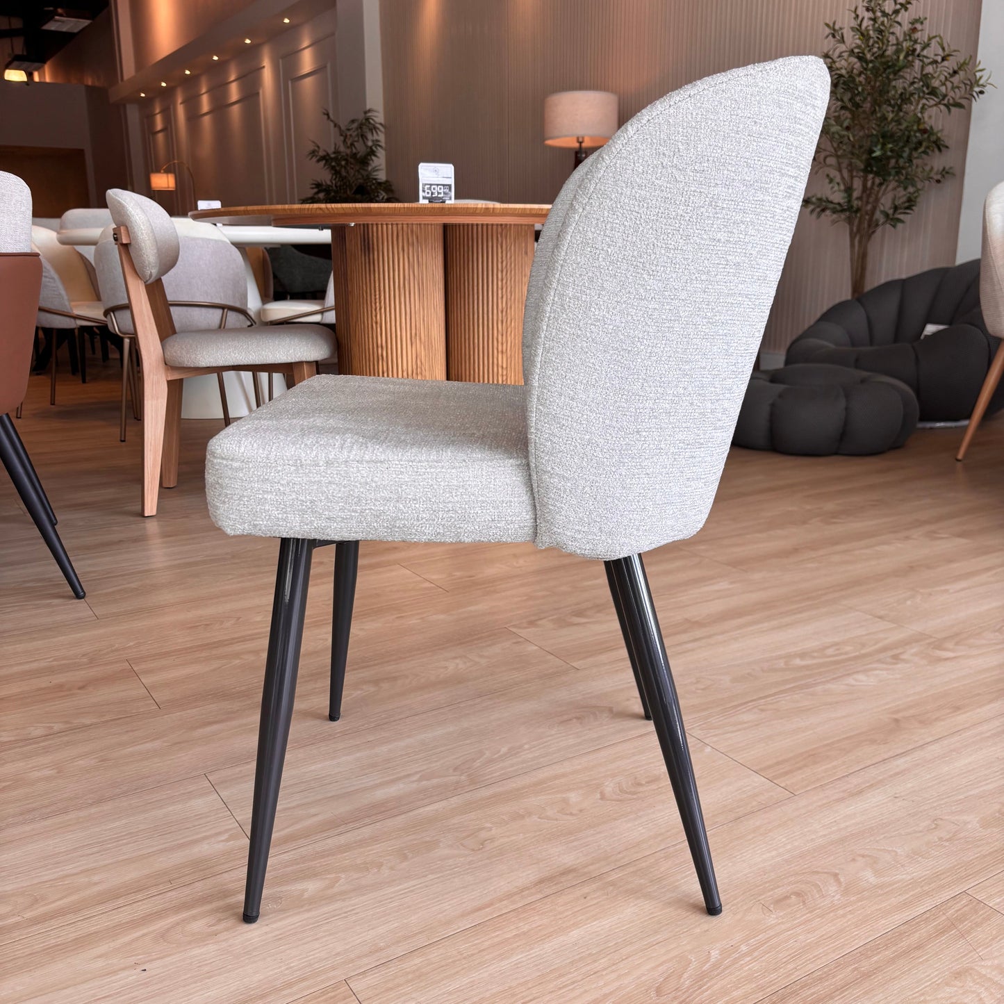 GIULIA - Tela Gris - Base Negra