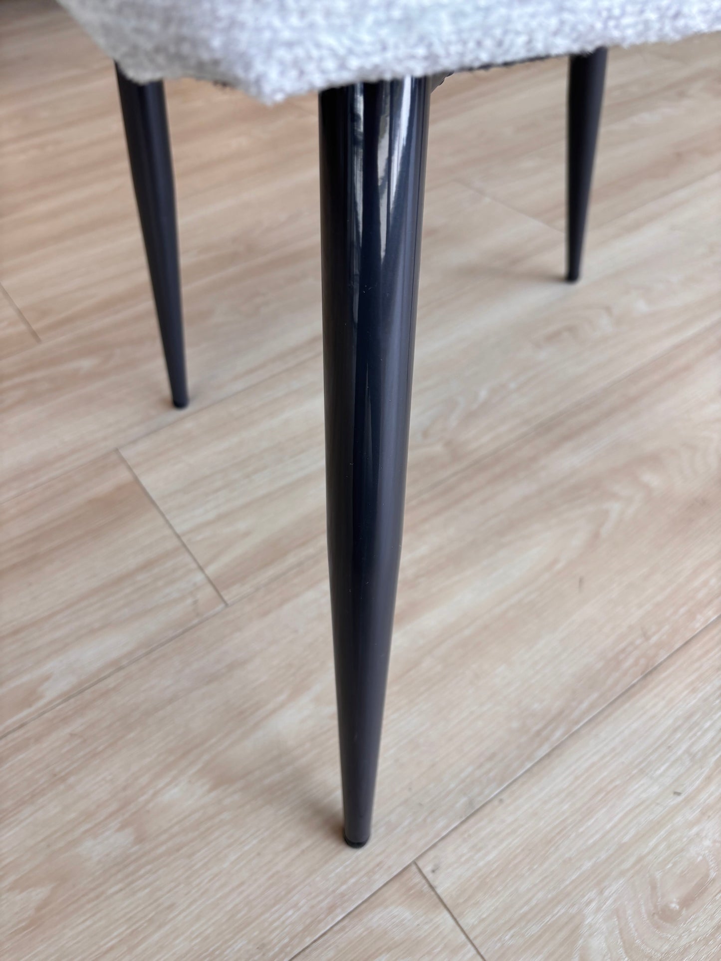 GIULIA - Tela Gris - Base Negra