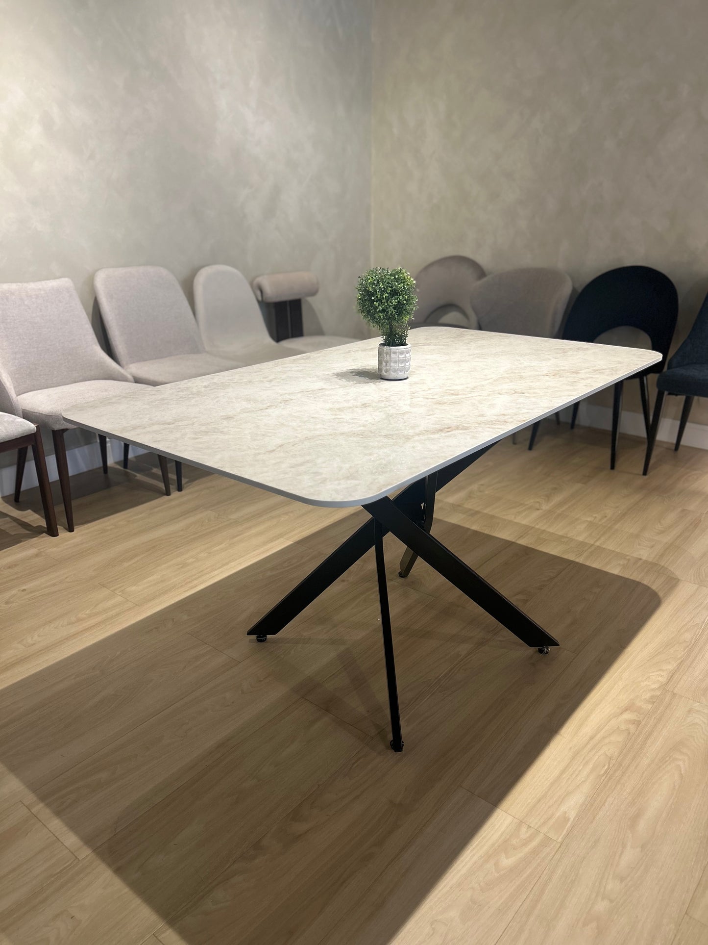 LIRA - Mesa de Comedor - 140cm