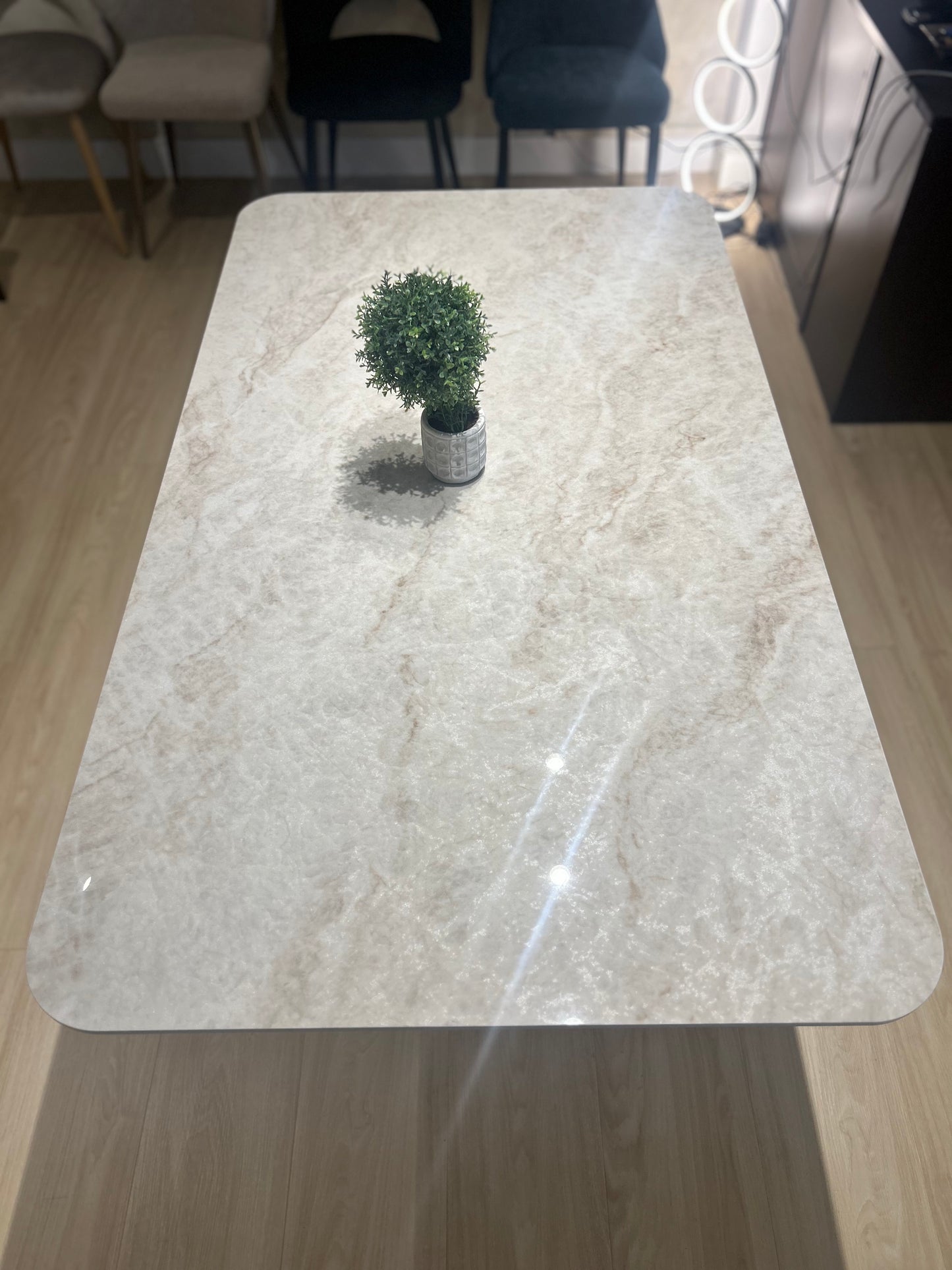 LIRA - Mesa de Comedor - 140cm