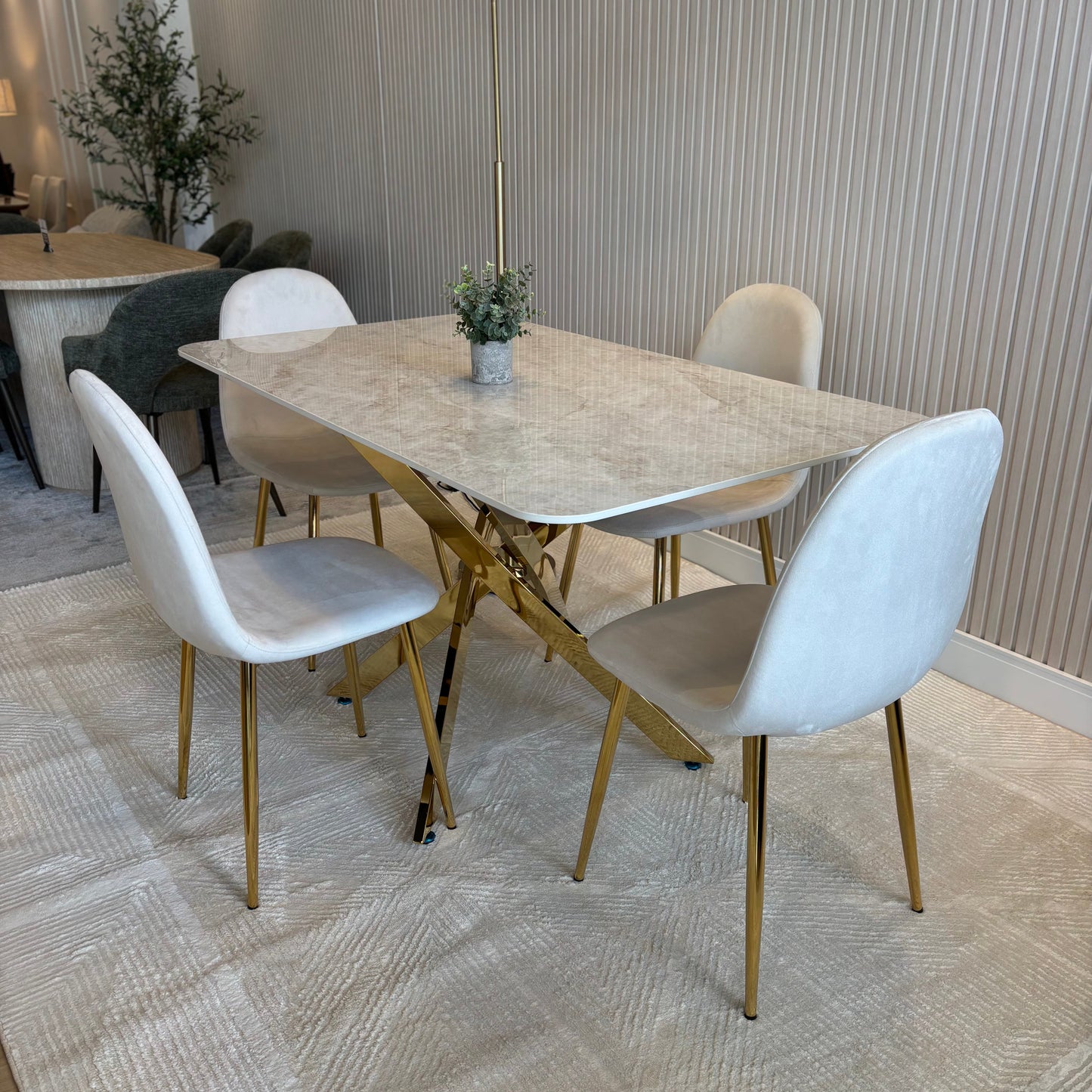Juego de Comedor - Lira Gold + 4 Sillas de Comedor Scandinavia Beige