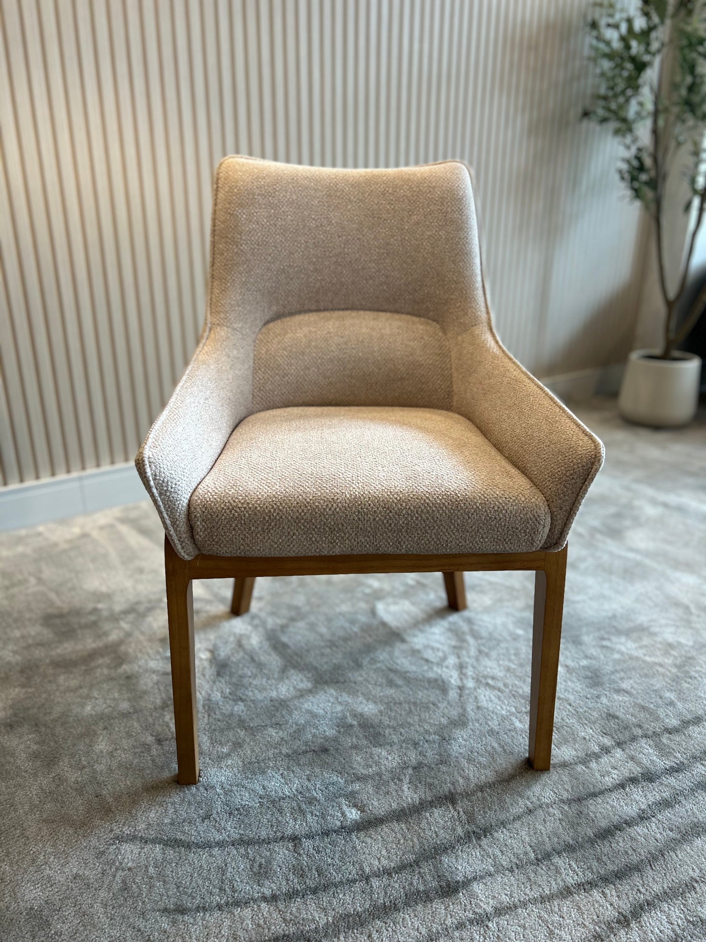 HANNAH - Crema LEO23 - Madera Oak