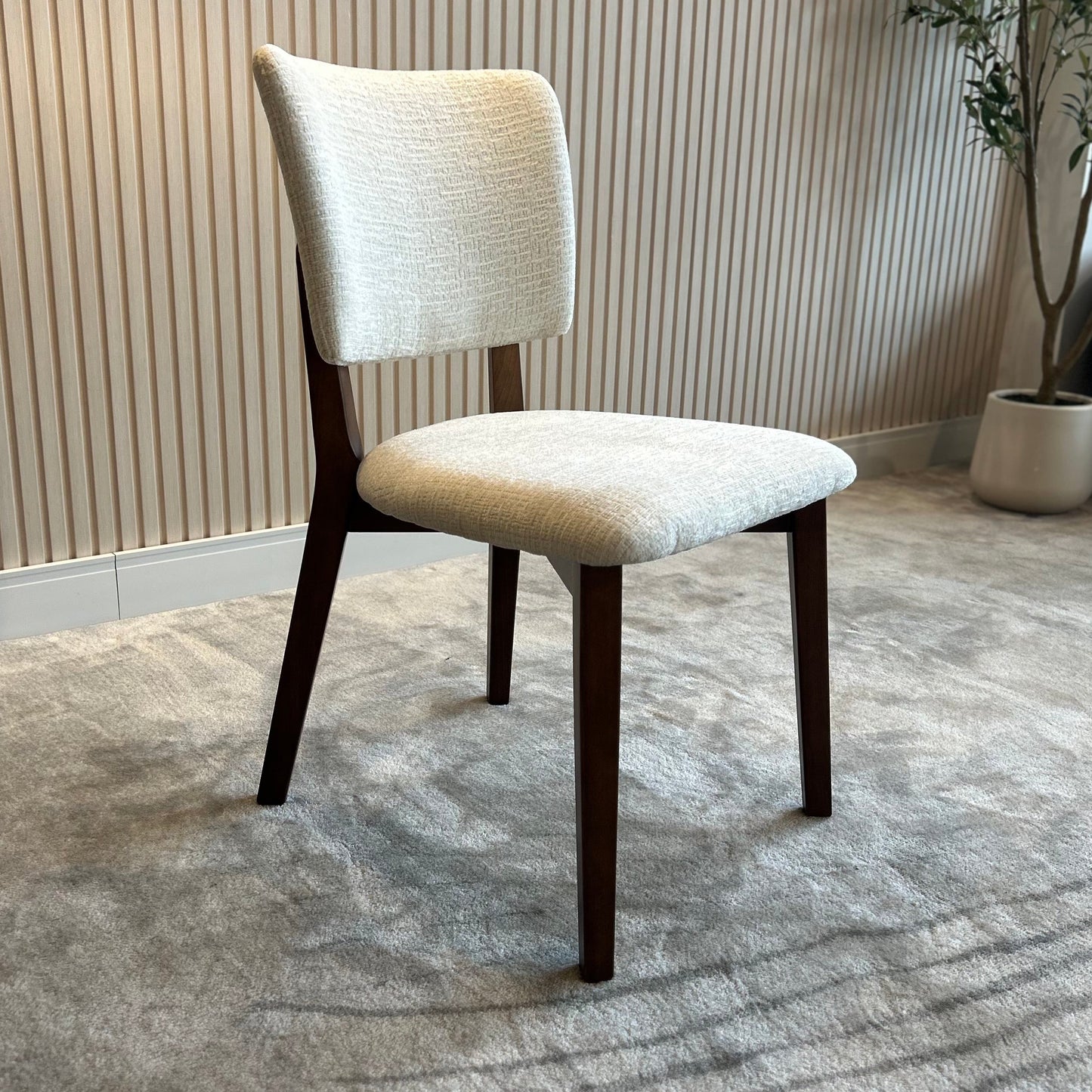 SOPHIE - Crema KAN03 - Madera Walnut