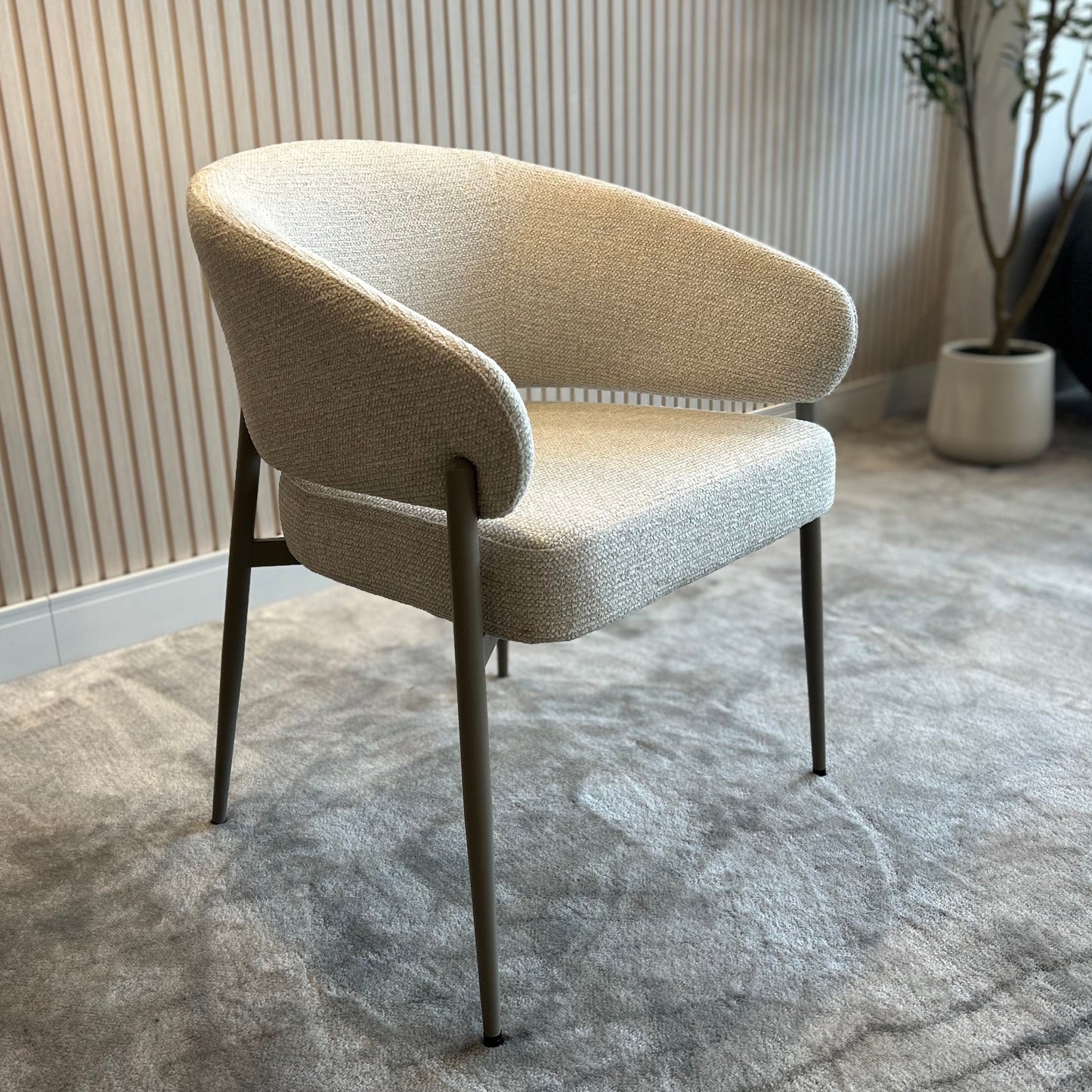 MAUI - Beige MIL110 - Base Metal Beige