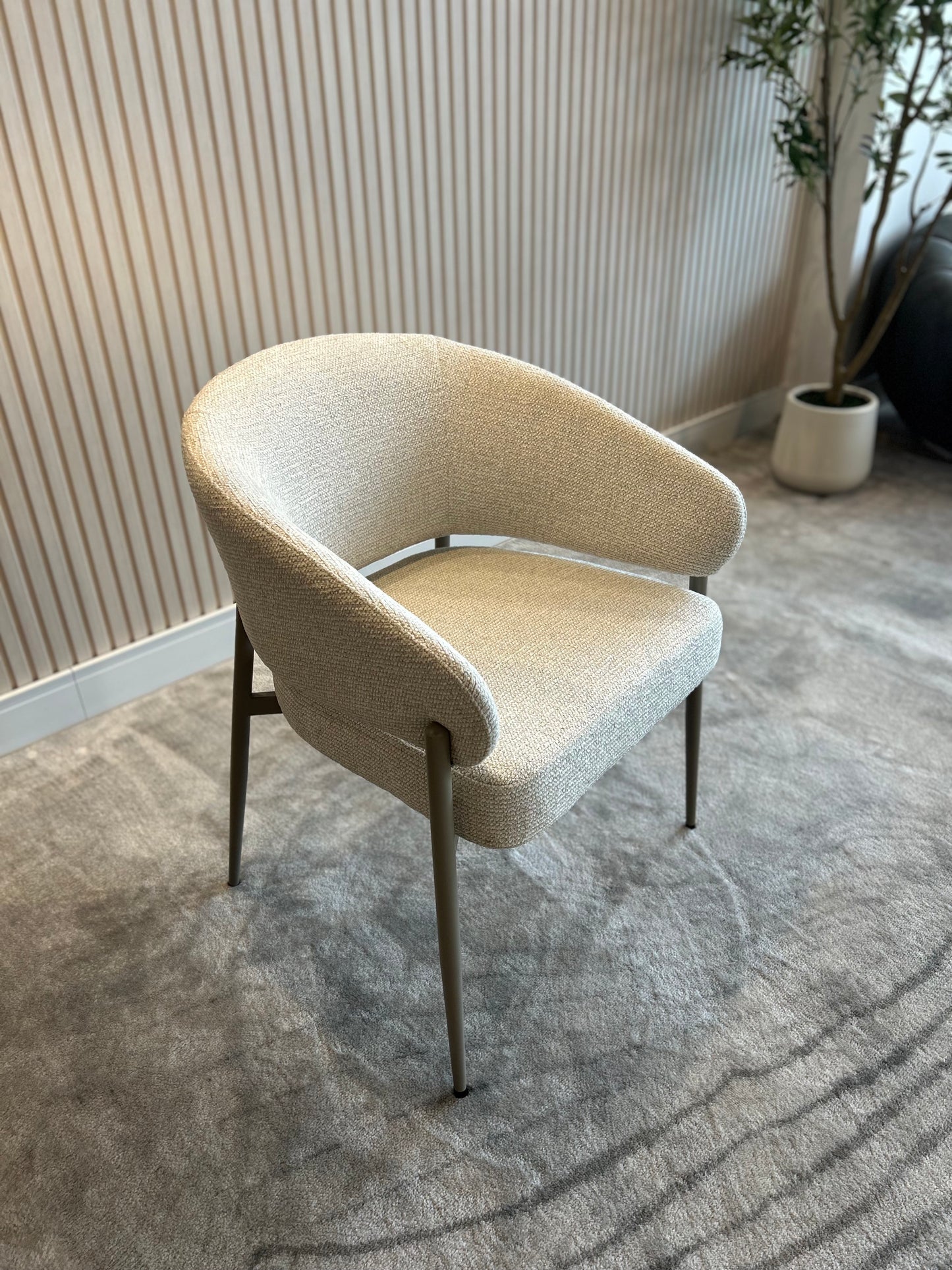 MAUI - Beige MIL110 - Base Metal Beige