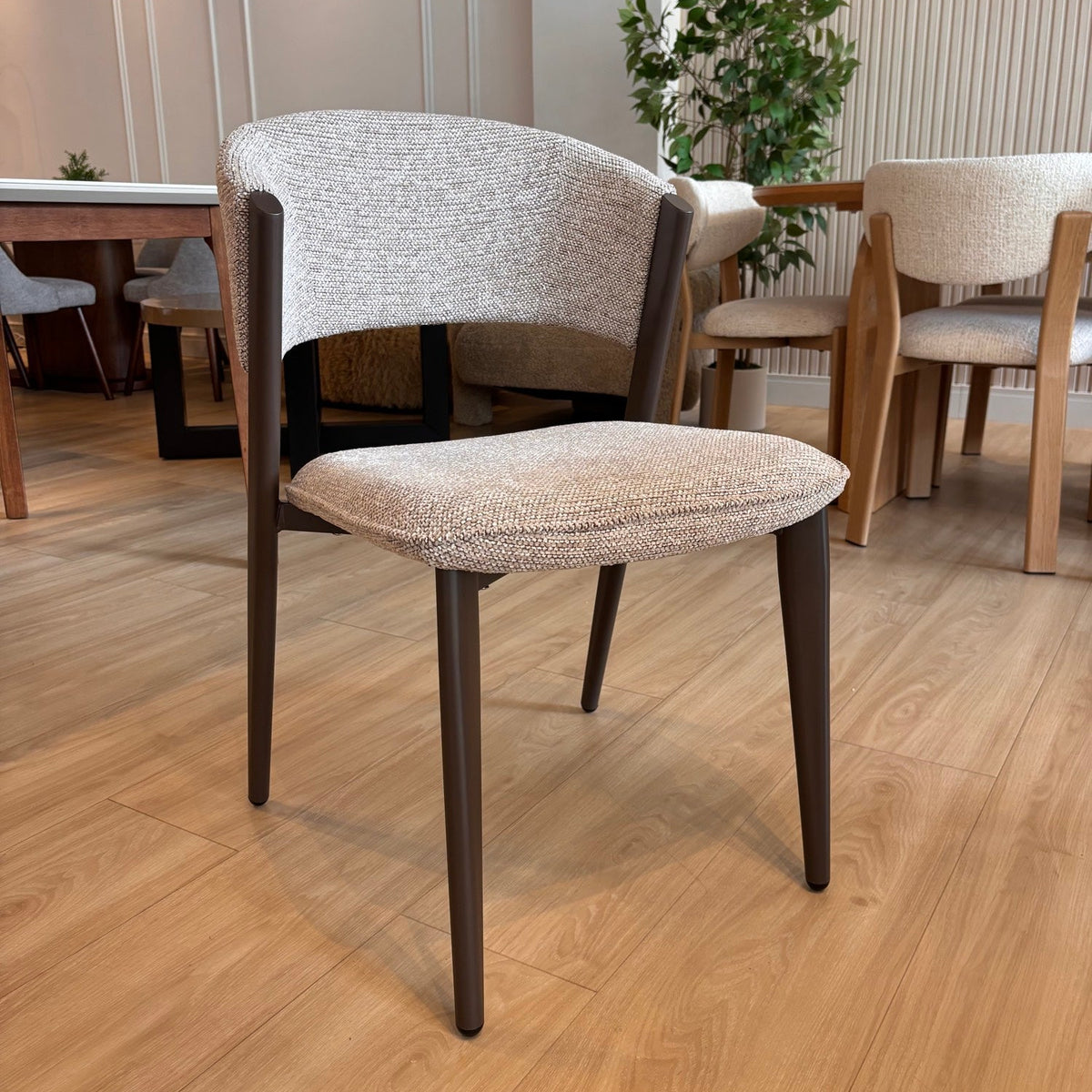 HELIOS - Beige (109-4) - Base de Metal Coffee