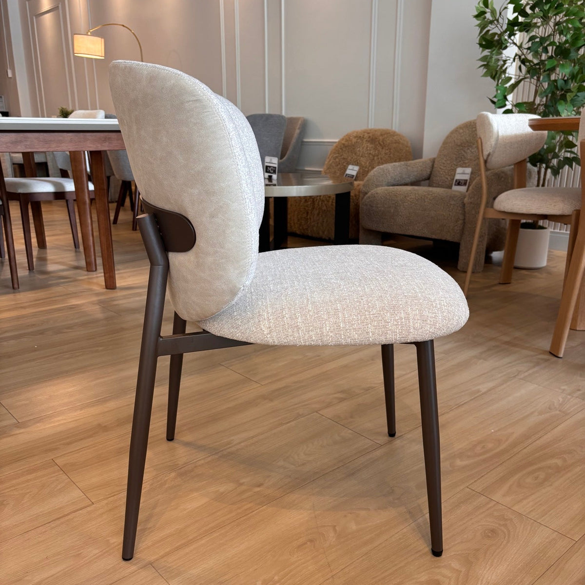 SHAAN - Beige (LIB110/CAL131) - Base de Metal Coffee