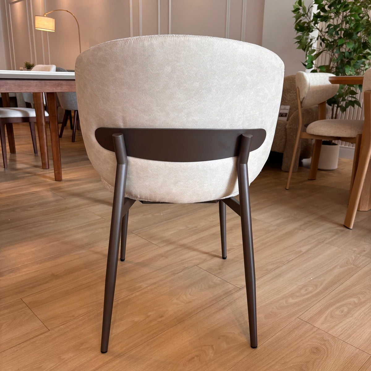SHAAN - Beige (LIB110/CAL131) - Base de Metal Coffee