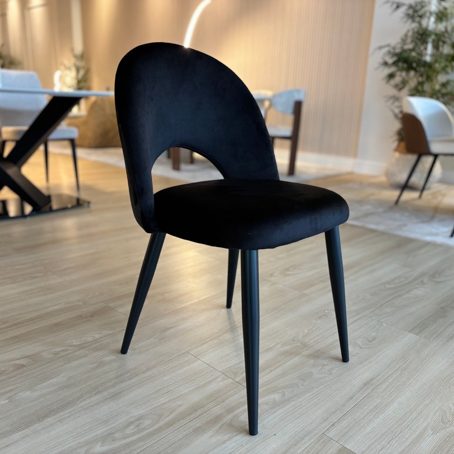 LIA - Tela Negra Velvet - Base Negra
