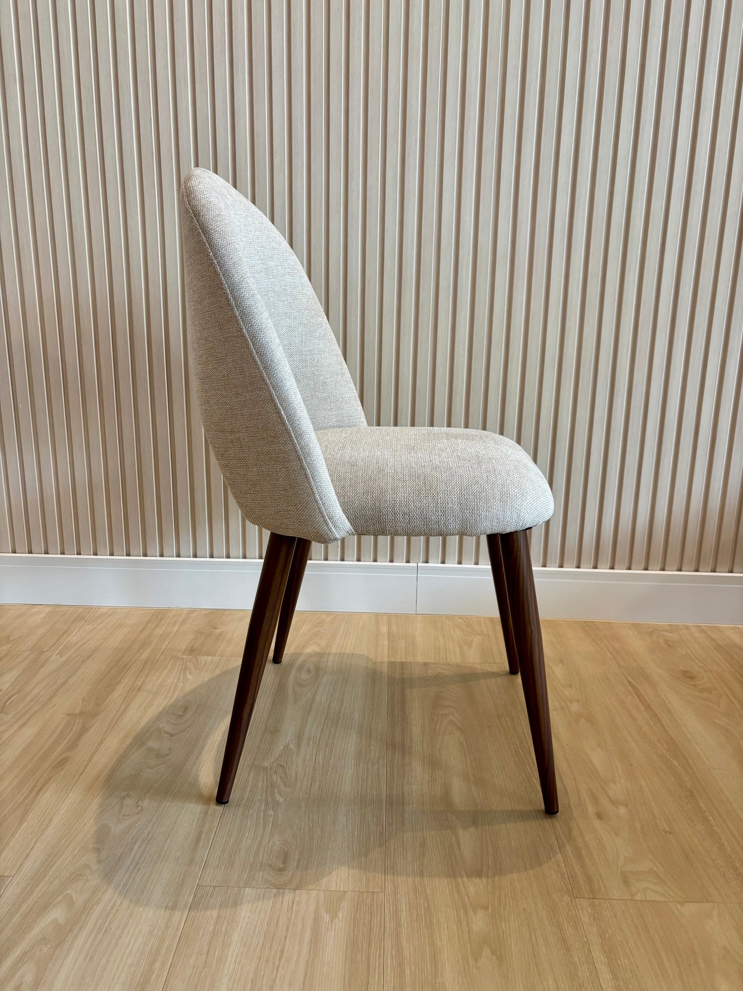 MAYA - Beige U920-01 - Base de Metal Walnut