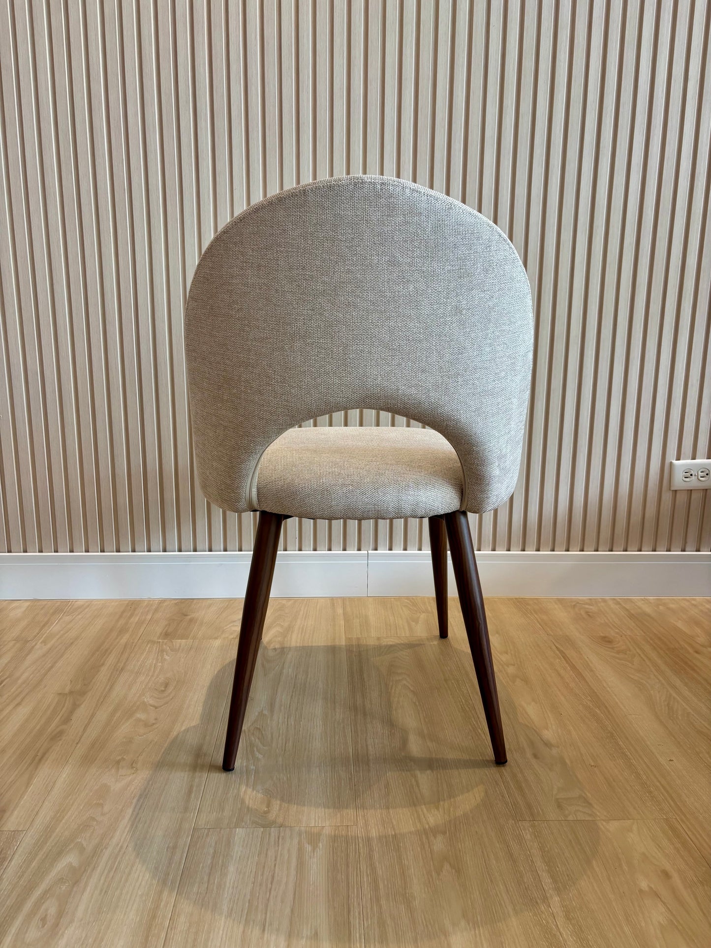 MAYA - Beige U920-01 - Base de Metal Walnut