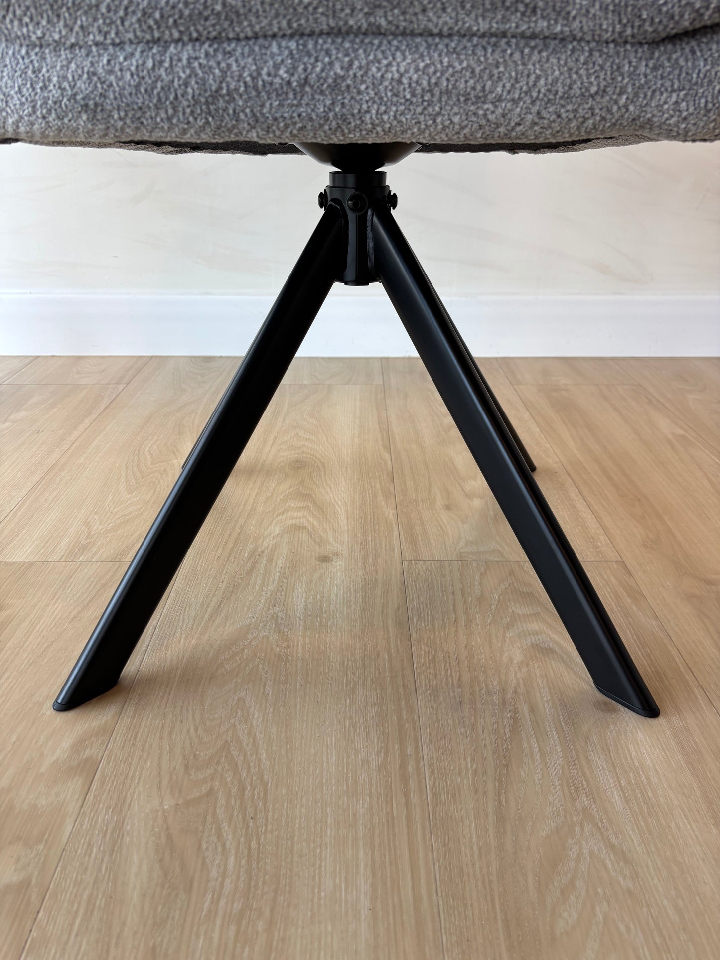 CYRUS (Giratoria) - Gris (K24164-14) - Base Metal Negro