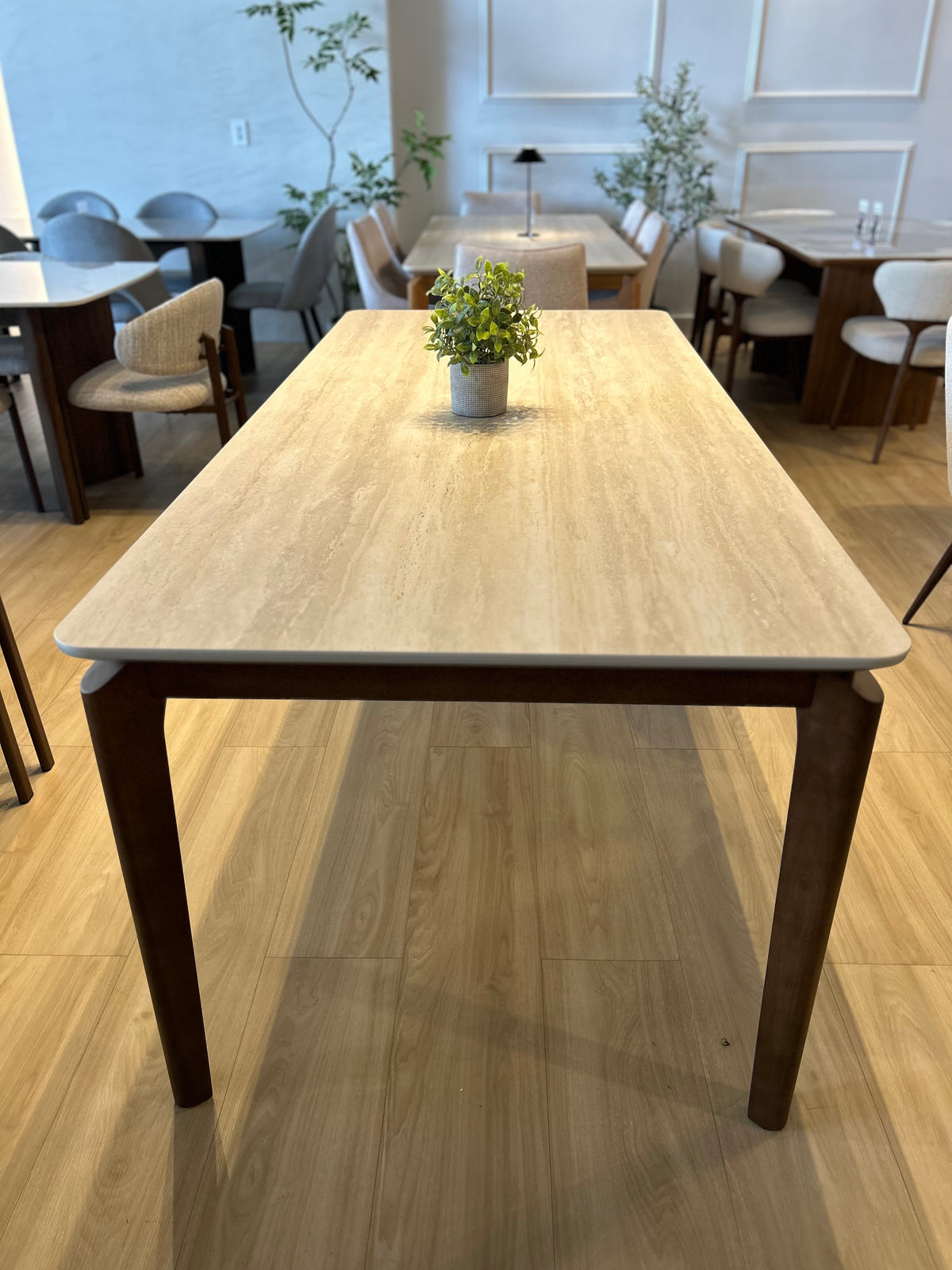 Savannah - Mesa de Comedor - 200cm - Patas de Madera Oscura