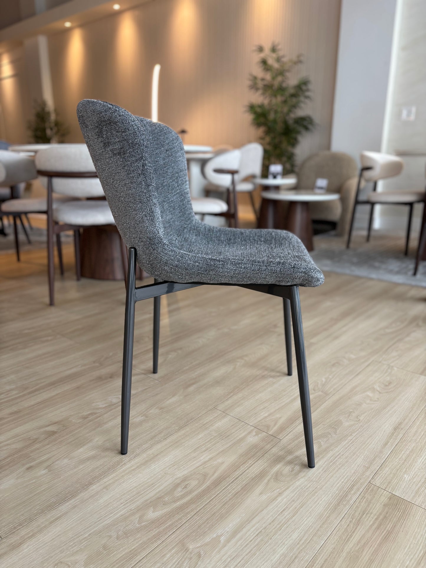 SOHO - Tela Gris Oscuro - Base Titanium Black