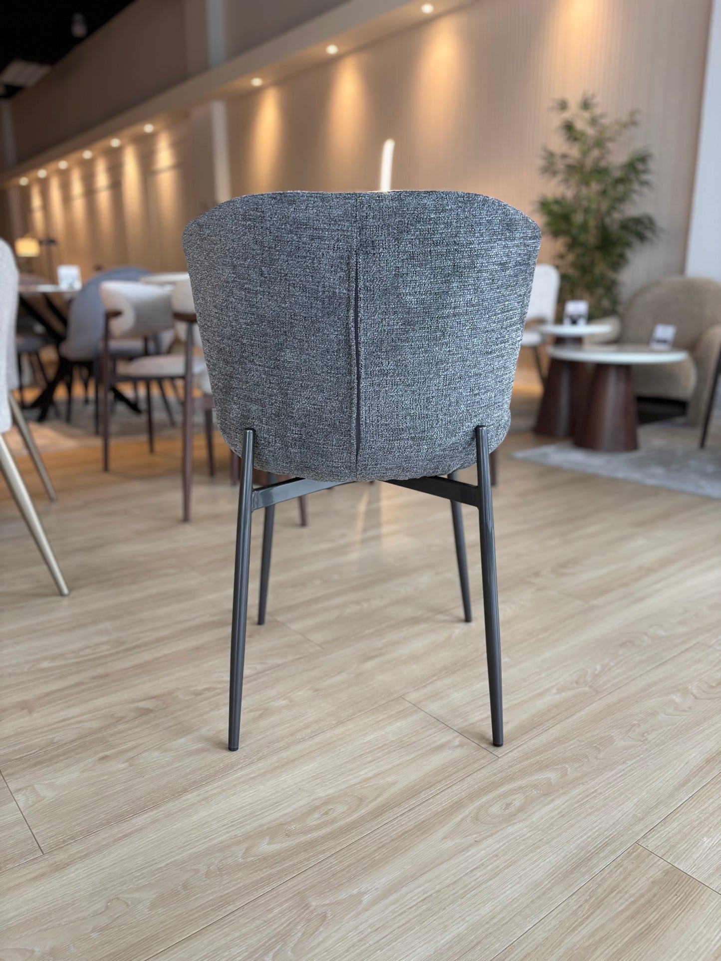 SOHO - Tela Gris Oscuro - Base Titanium Black