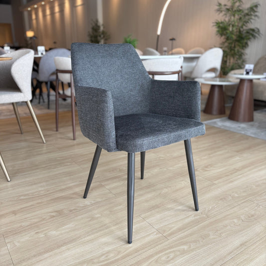 MILA - Tela Gris Oscuro - Base Titanium Black