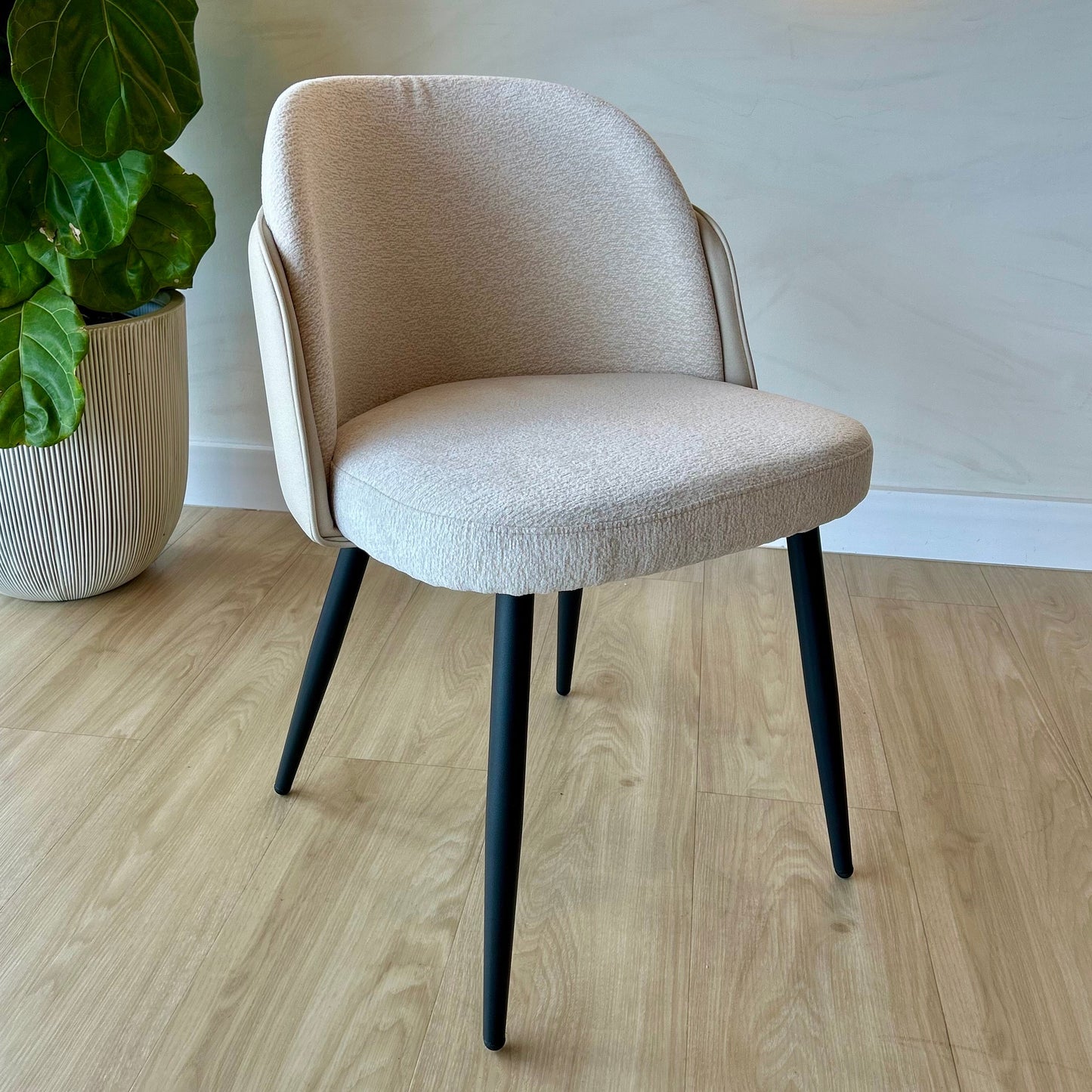 JEAN - Beige (VEG02/MIS04) - Base de Metal Negro