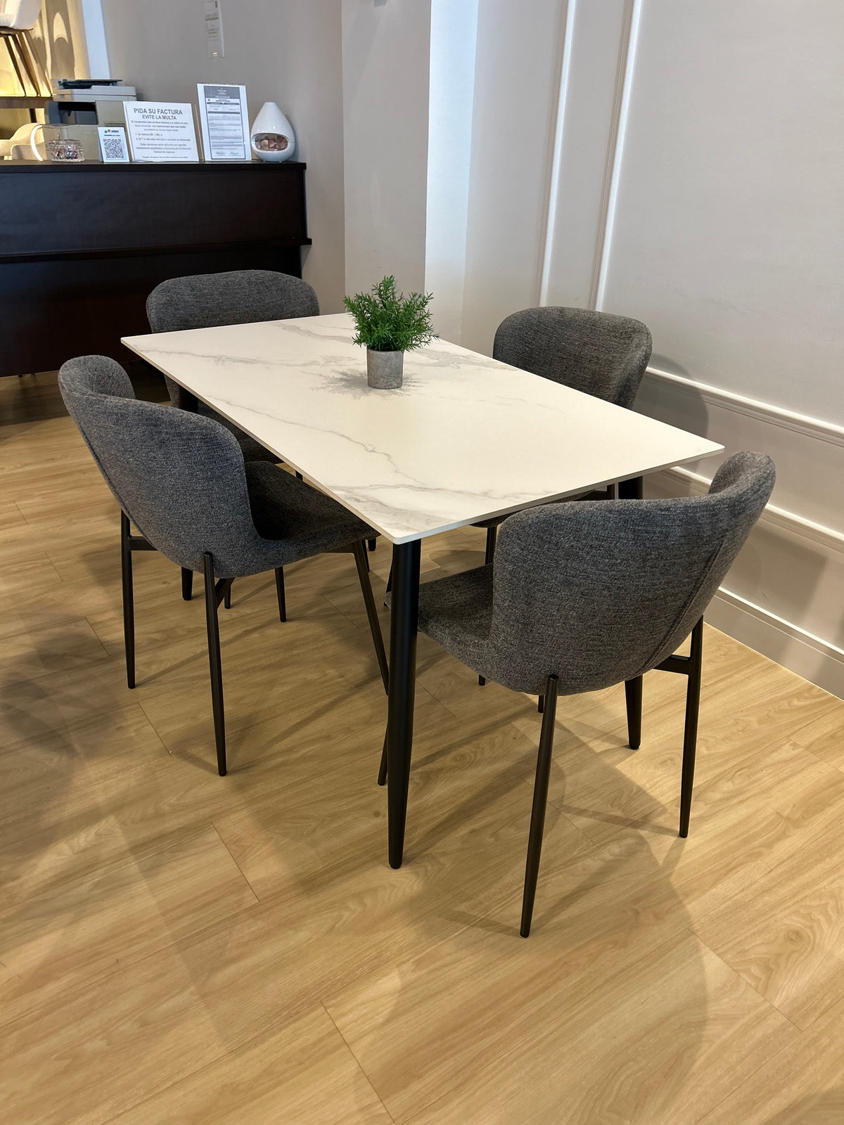 Juego de Comedor - Apollo - 130 cm + 4 Sillas Soho Gris