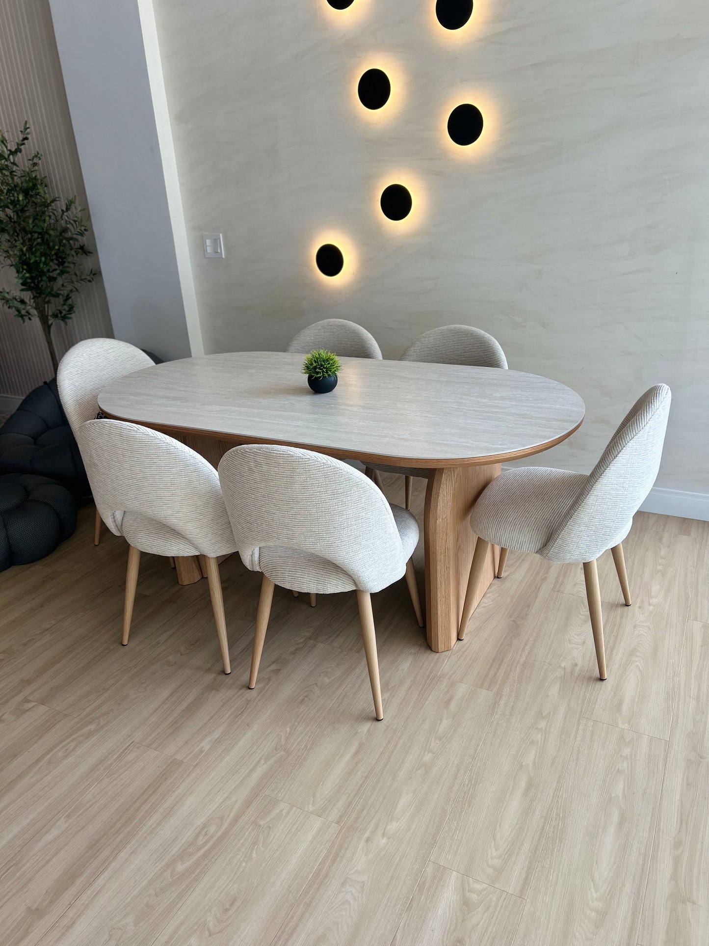 Juego de Comedor - Juliette + 6 Sillas Maya Oak