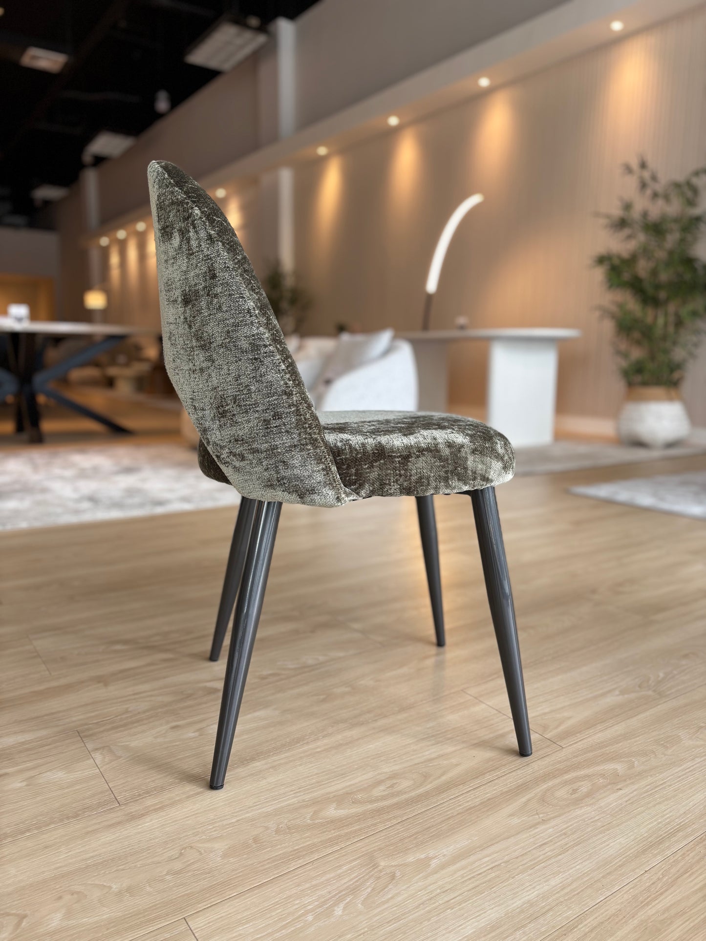 MAYA - Tela Verde - Base Titanium Black