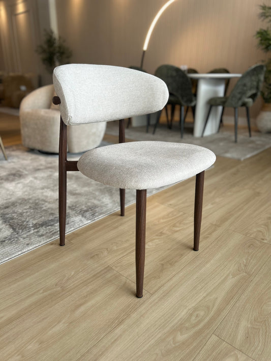 LINA - Tela Beige - Base de Metal Color Nuez Oscuro