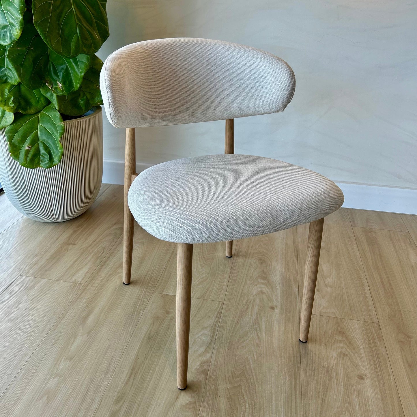 LINA - Crema (MOS07) - Base de Metal Color Oak