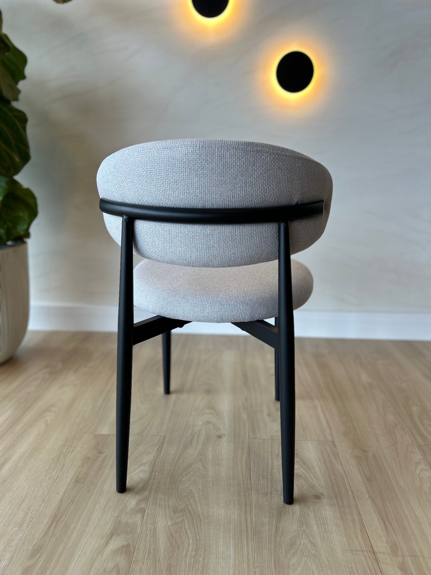 LINA - Gris (BAR80) - Base de Metal Negro